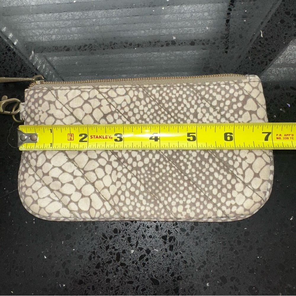 Travelon Quilted Snake Print Wristlet Pouch - Neutral Grey/Beige RFID - Picture 5 of 12